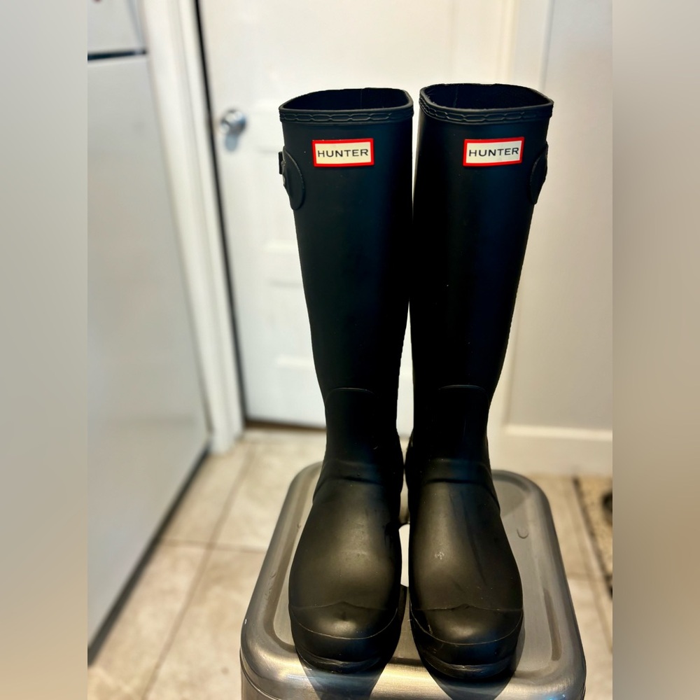 Hunter Rain boots, original tall classic style, excellent like new condition! - Picture 9 of 13
